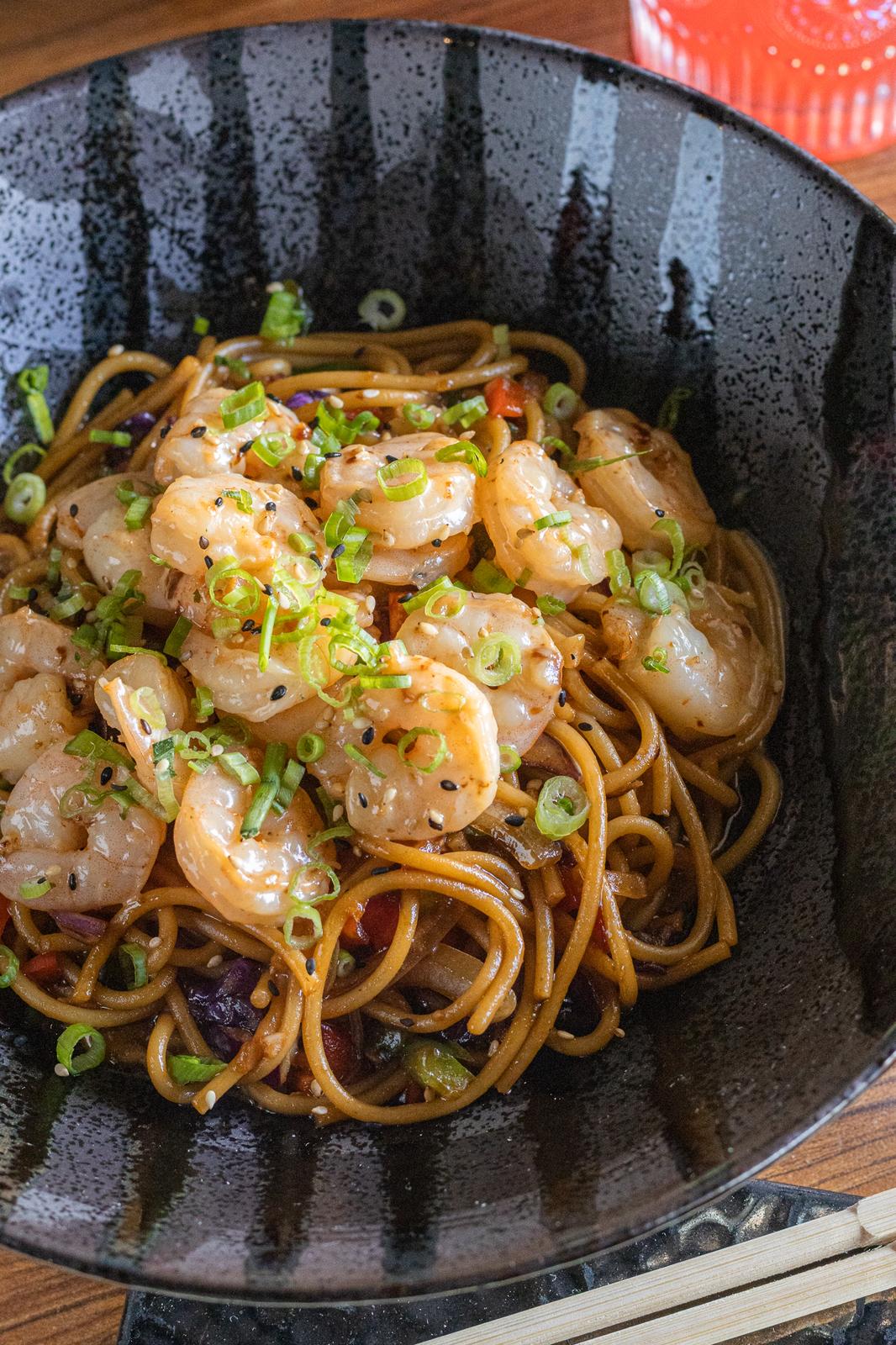 Maguro - Veggie Lomein with Garlic Shrimp